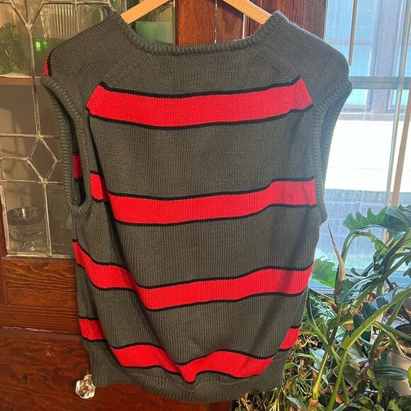 Vintage 80s Gray Red Striped Sweater Vest Men S Retro Prep Academia Unisex Cozy - Picture 9 of 17